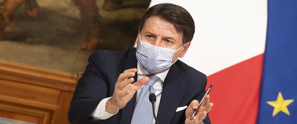 Il presidente del Consiglio Giuseppe Conte a Palazzo Chigi durante la conferenza stampa in cui ha illustrato le misure contenute nell’ultimo Dpcm ,Roma, 4 novembre 2020. ANSA/FILIPPO ATTILI UFFICIO STAMPA PALAZZO CHIGI EDITORIAL USE ONLY NO SALES +++