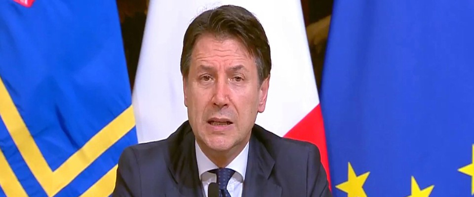 Dagospia seppellisce Conte: “Pietoso, prima bolla come fake una notizia e poi la conferma”