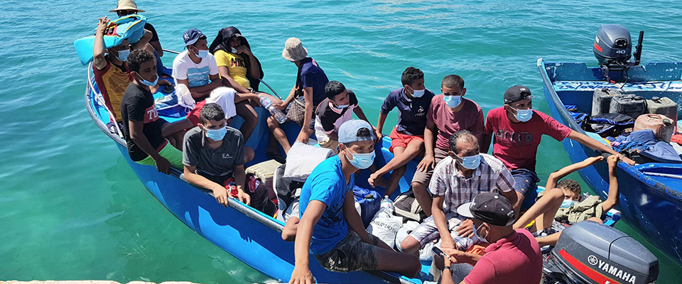 Nuovi sbarchi di migranti a Lampedusa, 28 agosto 2020. 
ANSA/ ELIO DESIDERIO