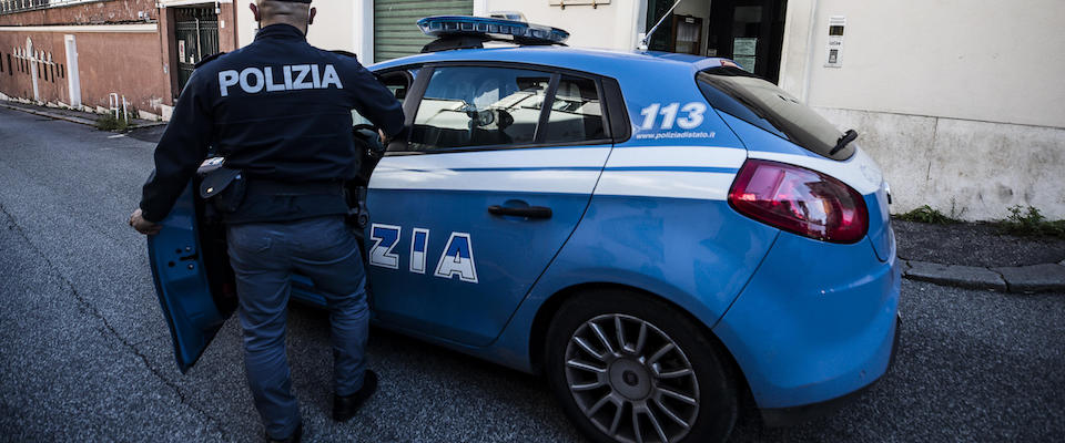 aggressione poliziotti