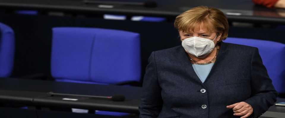 Merkel cittadina onoraria di Firenze. Sdegno di FdI e Lega: in ginocchio dinanzi a Berlino