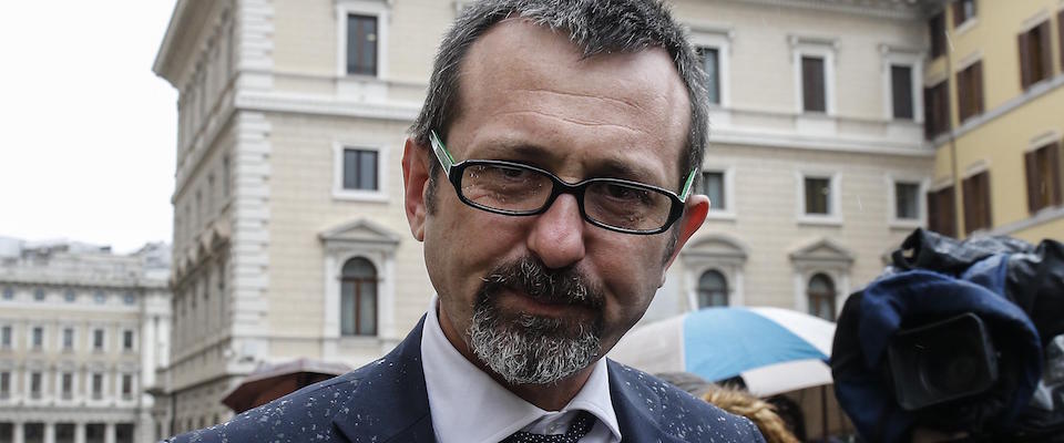 Il deputato di Fratelli d’Italia, Andrea Delmastro  in piazza Montecitorio,  Roma 20 marzo 2018. ANSA/FABIO FRUSTACI