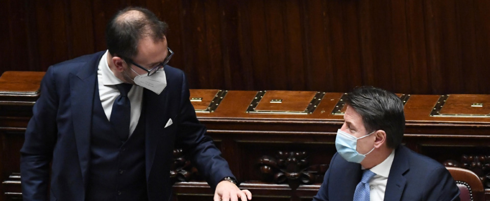 Italian Prime Minister Giuseppe Conte (R) with Italian Justice Minister, Alfonso Bonafede, in the Lower House of the Parliament in Rome, Italy, 18 January 2021. The Italian government crisis triggered by the defection of Matteo Renzi’s Italia Viva (IV) party must be resolved by confidence votes in parliament, Premier Giuseppe Conte told the Lower House ahead of the first one Monday. Appealing to centrist so-called ‘constructors’ who could replace IV, the premier called for the “limpid backing of liberals, popular party members and socialists”.
ANSA/ETTORE FERRARI/POOL