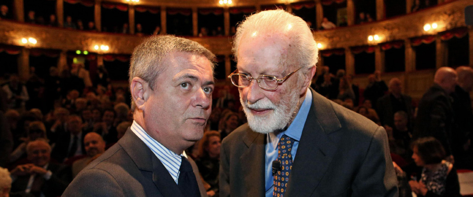 Ezio Mauro e Eugenio Scalfari al teatro Argentina per la presentazione dell’autobiografia di Eugenio Scalfari che il 6 aprile ha compiuto 90 anni, Roma, 7 aprile 2014. ANSA/ALESSANDRO DI MEO