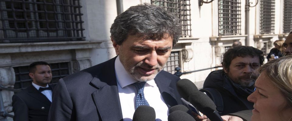 Marsilio: “Indice Rt in discesa. Dal primo febbraio l’Abruzzo in zona gialla”. E ai cittadini: “Fate i bravi”