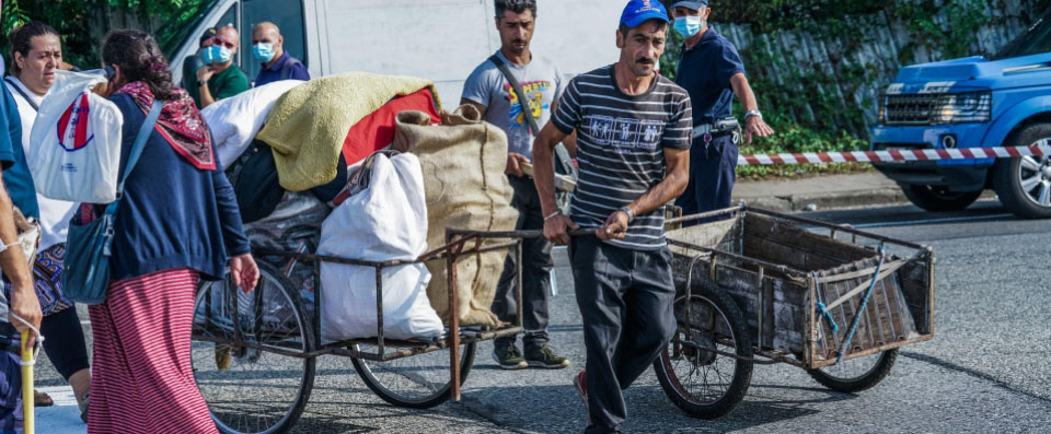 Le forze dell’ordine sgomberano il campo nomadi di via Reiss Romoli, Torino, 10 settembre 2020. ANSA/TINO ROMANO