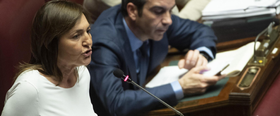 Renata Polverini durante la dichiarazione di voto, nel corso dei lavori per il voto finale sul decreto recante disposizioni urgenti su reddito di cittadinanza e pensioni a Montecitorio, Roma, 21 marzo 2019.    ANSA/MAURIZIO BRAMBATTI