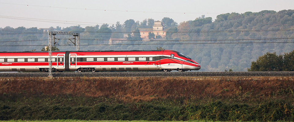 In treno con il Gruppo FS: il viaggio in sicurezza e green