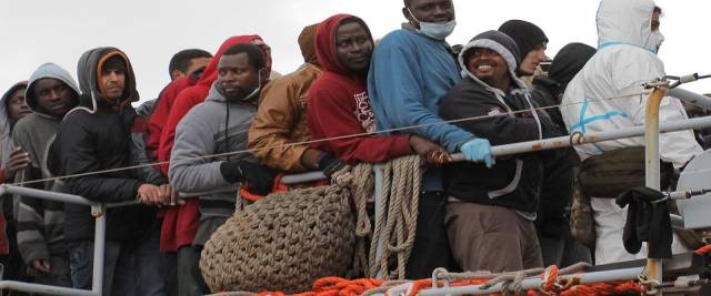 migranti con cadavere a Porto Empedocle