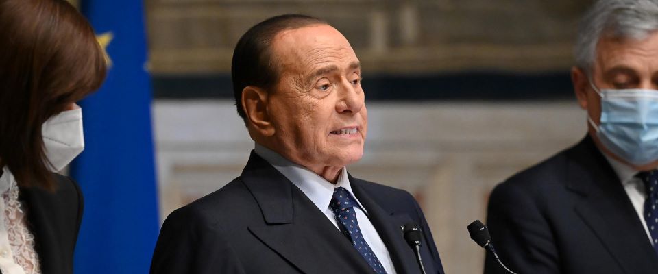 Berlusconi dice no a un lockdown totale. E torna a tifare per lo Sputnik. «Funziona molto bene»