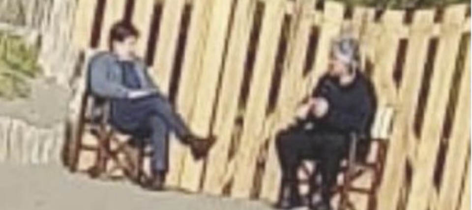 Incontro segreto anti Casaleggio tra Conte e Grillo: una foto “rubata” al mare terremota il M5S