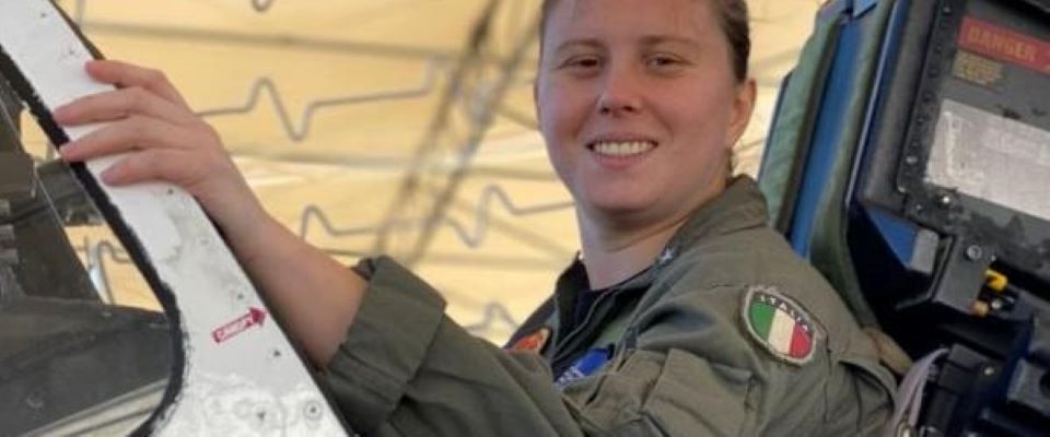 Ali d’oro per Erika Raballo. È la prima top gun italiana. «Un sogno che inseguo dall’età di 16 anni»