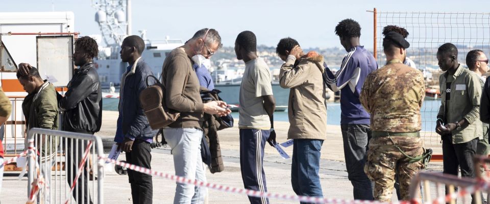 Paura in Sicilia, primo caso di variante nigeriana. In isolamento un immigrato scappato da un hotspot