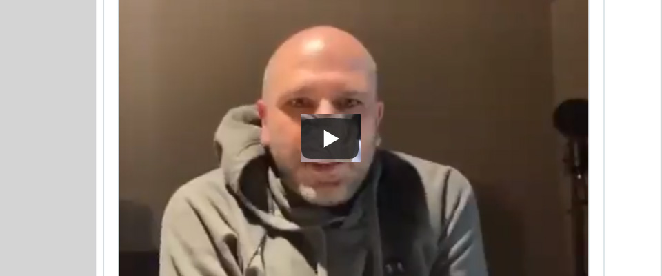 Checco Zalone: “Mi sono già vaccinato grazie al ministro”. Lo scherzo, a fin di bene, del comico (video)