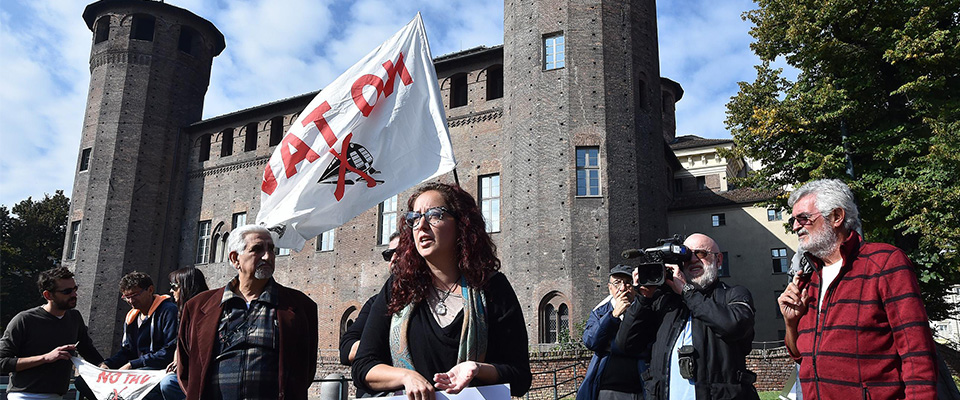 Appello di Sabina Guzzanti ed Elio Germano. E la No-Tav Dana Lauriola è stata subito scarcerata