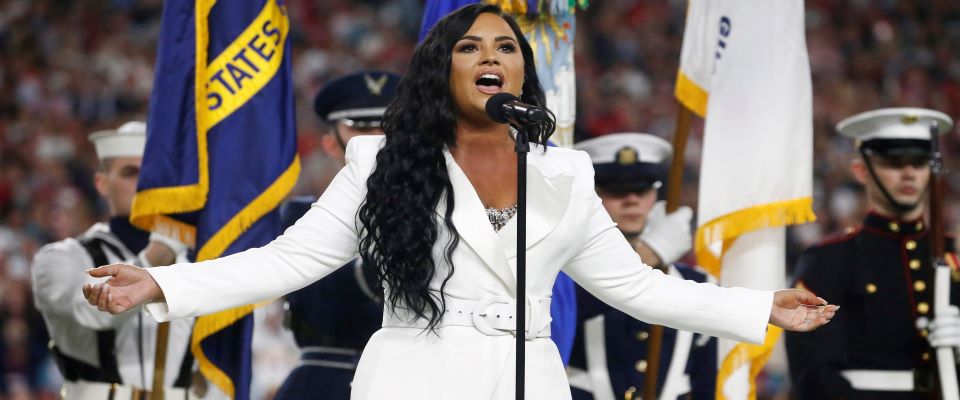 Demi Lovato: fiera di dirvi che sono non binaria, e cambierò i miei pronomi. Datemi del “loro”