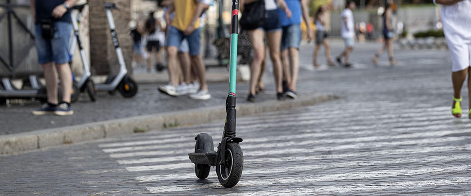 Il governo ci stanga raddoppiando le multe: un parcheggio sulle strisce ci costerà fino a 600 euro