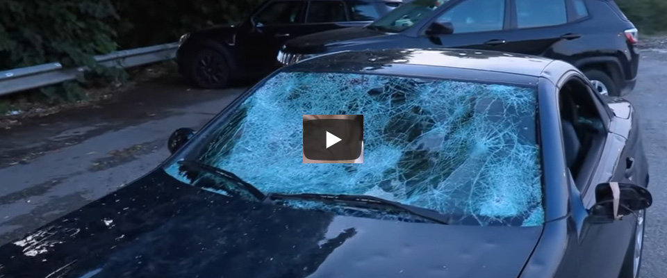 Grandine come sassi in autostrada a Piacenza. Le incredibili immagini delle  auto distrutte (video) - Secolo d'Italia