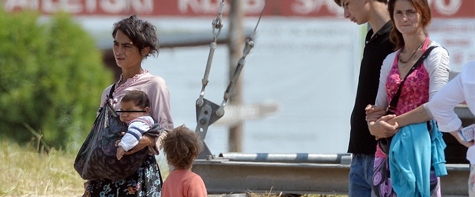 Il Papa celebra i Rom e invita all’accoglienza: “Sono fratelli, dobbiamo stare tutti insieme e aiutarci”