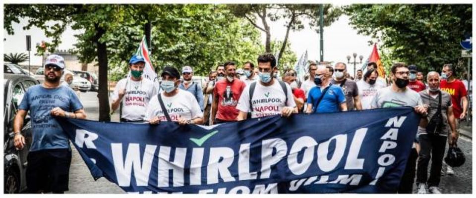 Whirlpool, confermati i licenziamenti per 320 operai. Il tribunale rigetta il ricorso dei sindacati