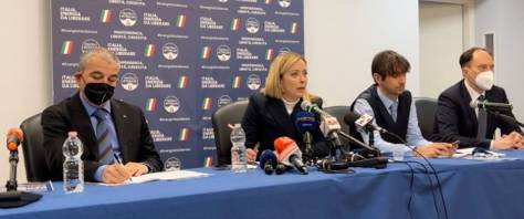 Giorgia Meloni, conferenza FdI Milano