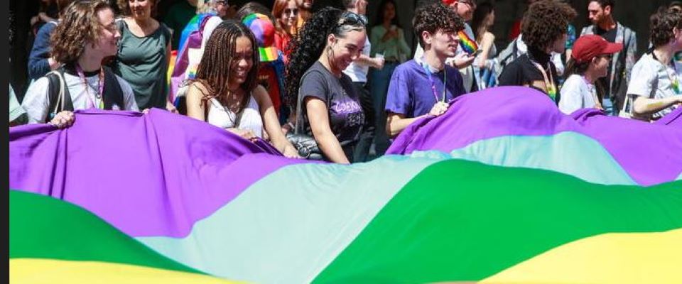 Presentazione dei registri per gli alunni transgender. Il sindaco di Treviso: “Non potevo non concedere la sala”