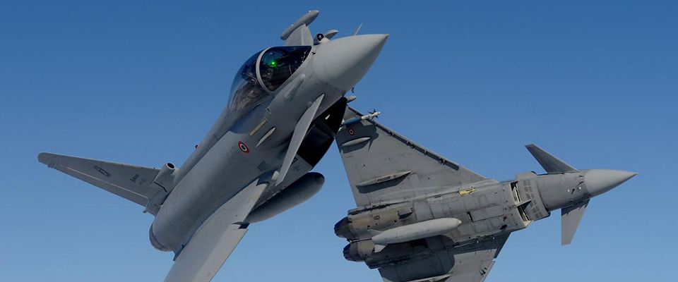 Paura nei cieli italiani: due Eurofighter “intercettano” un Cessna sfuggito ai radar, ma era un falso allarme