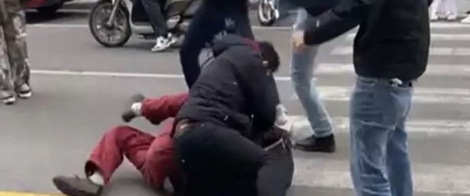 Firenze, studenti dei collettivi aggrediti. La sinistra grida allo squadrismo, FdI condanna la violenza