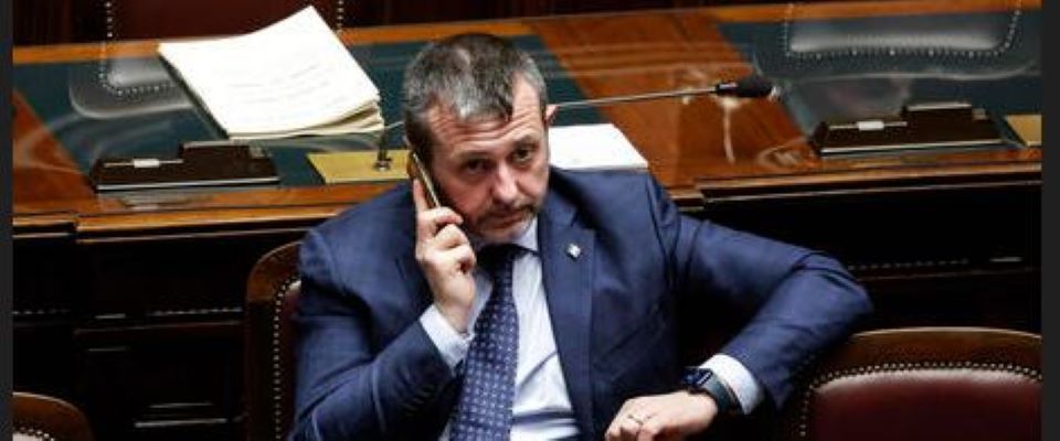 I 5Stelle sfidano l’effetto boomerang con la mozione di ‘sfiducia’ a Delmastro: una mossa disperata