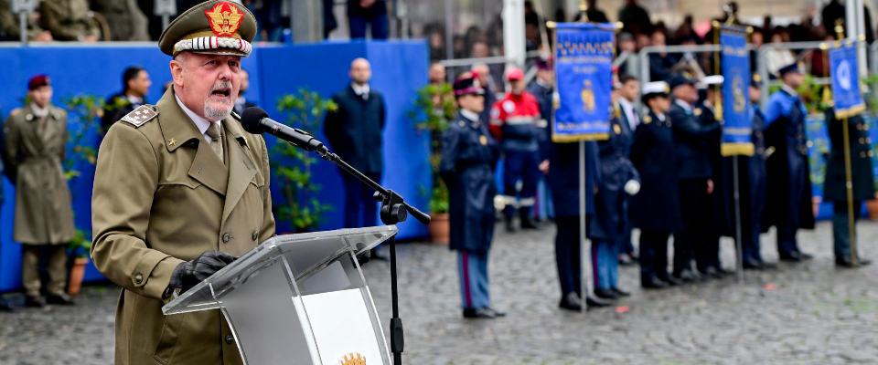 Difesa, il generale Serino: «L’esercito punta a 110mila uomini e donne per nuove capacità operative»