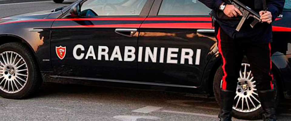 Napoli, scoperto B&b a luci rosse con minorenni frequentato dal parroco di Presenzano