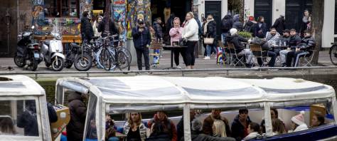 turisti inglesi amsterdam