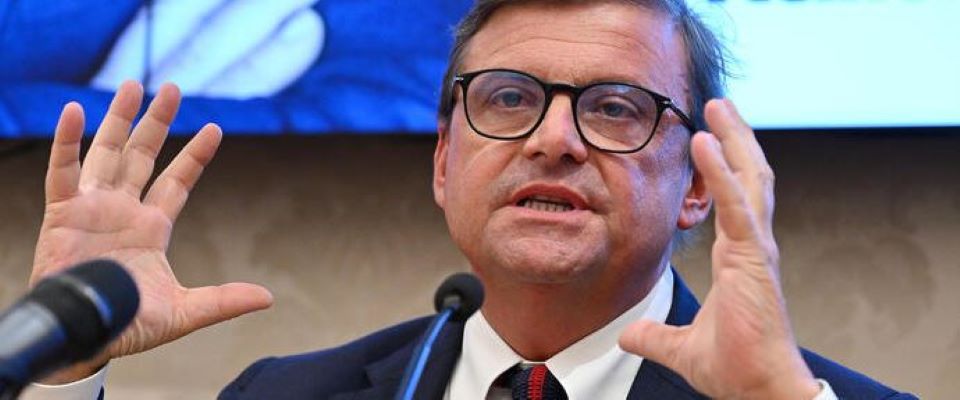 Calenda alla Schlein: “Si va in piazza se c’è un pericolo per la democrazia, non per qualsiasi cosa”