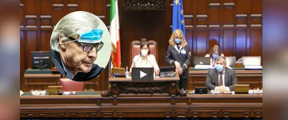 Disse “capra” alla Carfagna: Sgarbi “processato” dal Pd alla Camera dopo una lite sulla mascherina (video)