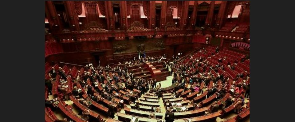 Minori, il Senato boccia il certificato di filiazione Ue. Scurria: “Lede i principi di sussidiarietà”