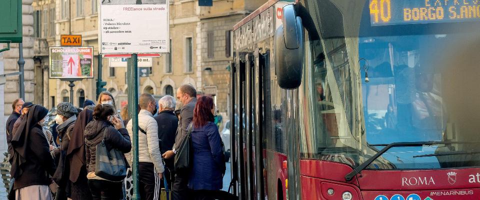 Le manovre per piazzare la figlia del sindaco Pd in Atac con il concorso su misura per dirigenti