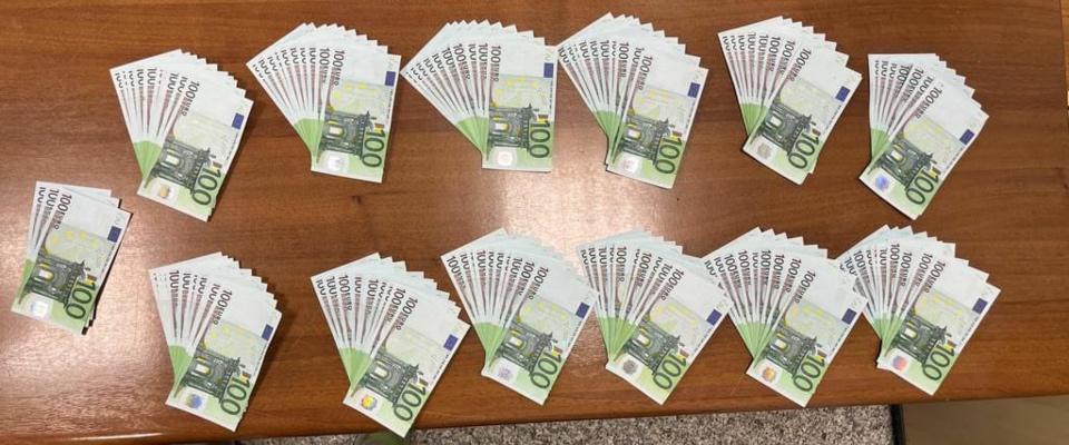 Pakistano con permesso di soggiorno arrestato a Fiumicino: aveva 12.000 euro falsi