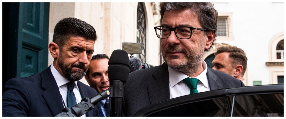 Visti facili per imprenditori russi, Giorgetti querela Repubblica: “Notizia totalmente infondata”