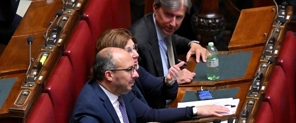 Faraone: «Gli impegni si mantengono, qualcuno lo spieghi alla Schlein. Conte? Decide a sensazione»