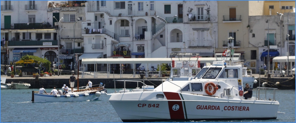 Capri cadavere in mare