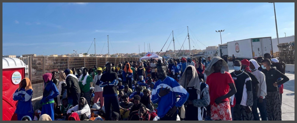 Piantedosi: cambieranno le norme sui minori non accompagnati. E Conte “sciacallo” andrà a Lampedusa