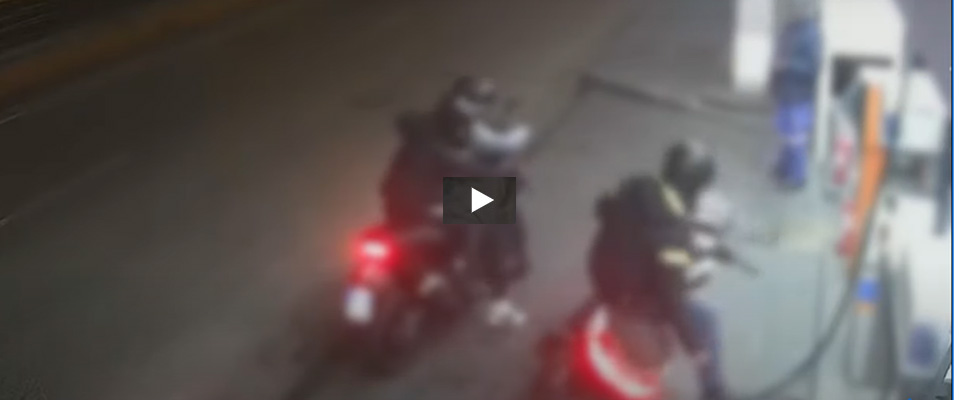 Arrestato un baby criminale a Napoli: aveva sparato a un ingegnere per rubargli lo scooter (video)