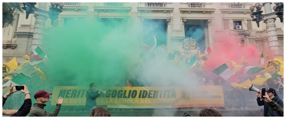 Scuola, sit in di Azione studentesca sotto il ministero: proposte su merito e caro libri