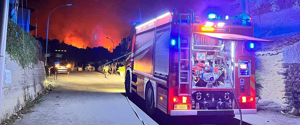 Dopo Mestre, terrore anche a bordo di un bus a Padova: fiamme e fuga, in salvo 50 studenti