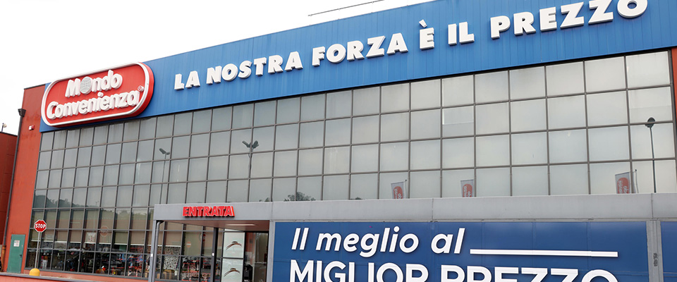 Bufera su Mondo Convenienza: mobili difettosi e consegne sbagliate. Indaga l’Antitrust