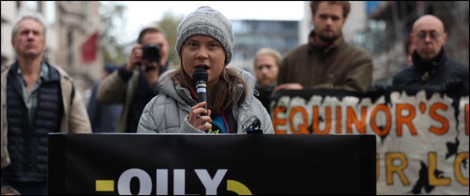 Nuovo arresto per Greta Thunberg a Londra. Bloccato l’accesso all’hotel che ospita i big del petrolio