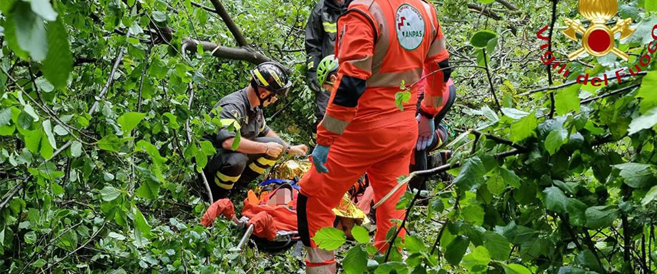 Nel giorno del ricordo della strage del Vajont, un piccolo miracolo: salvata un’escursionista dispersa