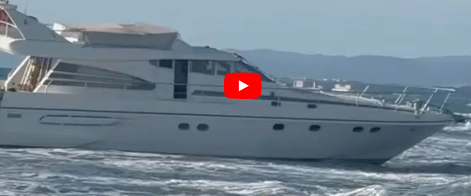 Il “giallo” dello yacht fantasma: forse trasportava droga o armi? A bordo anche un motorino