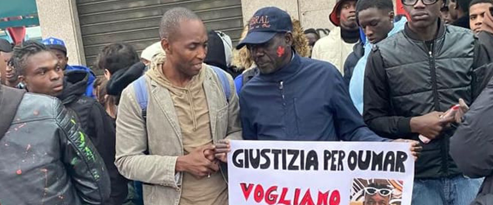 Soumahoro fa un video in difesa dei migranti, quelli che nel processo chiedono i danni a sua moglie…