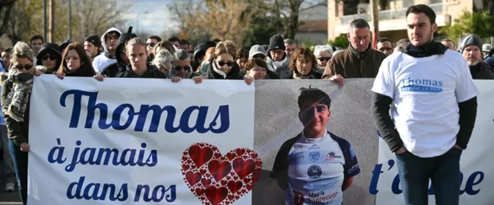 Francia, a processo i 9 fermati per la morte di Thomas. La procura non dà i nomi per evitare rivolte (video)